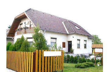 Madjarska Privát Fertőd, Eksterijer